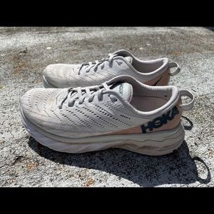 HOKA ONE ONE ARAHI 4 RUNNING SNEAKER